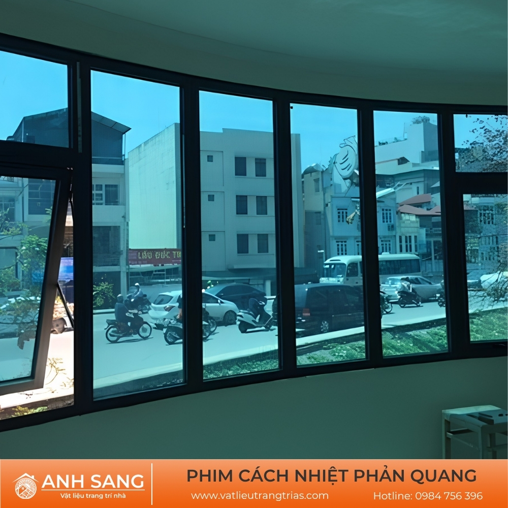 Phim cách nhiệt dán cửa kính nhà phố
